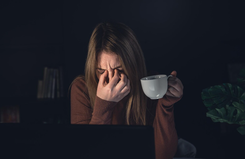 Uống cà phê vào ban đêm có thể mất ngủ và khó vào giấc ngủ hơn