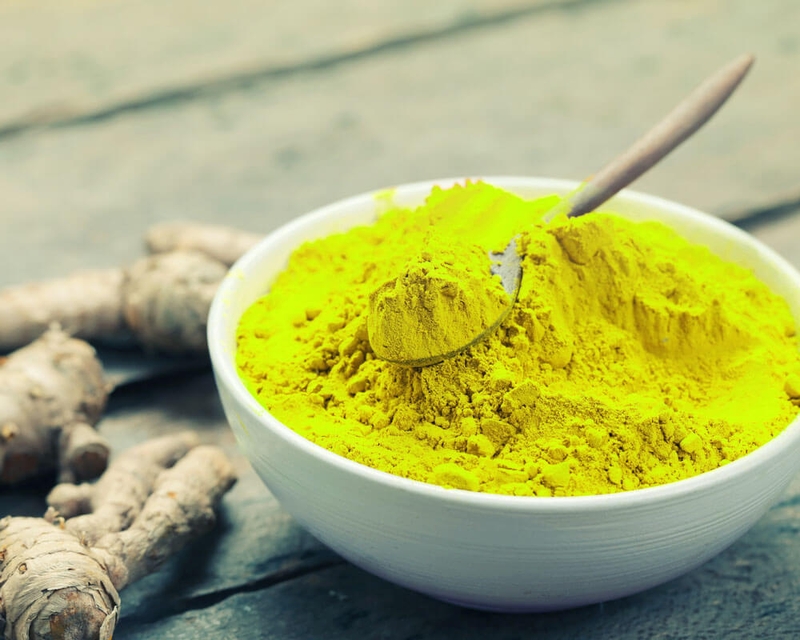 Bí quyết trị đau bụng kinh uống tinh bột nghệ cực tốt 1