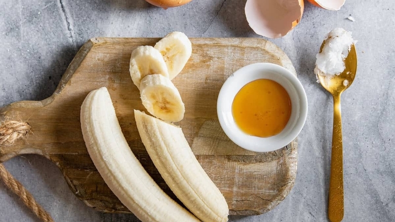 Bí quyết ủ tóc bằng chuối cho mái tóc suôn mượt và bóng khỏe 3