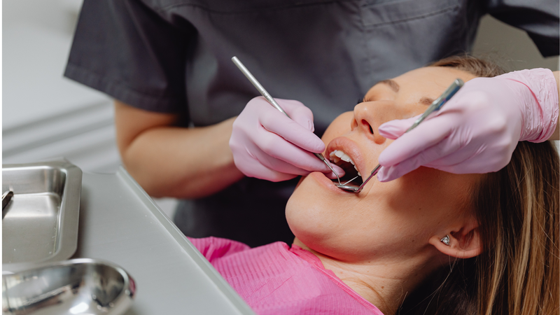 Khám răng định kỳ giúp phát hiện sớm tình trạng sâu răng và điều trị kịp thời