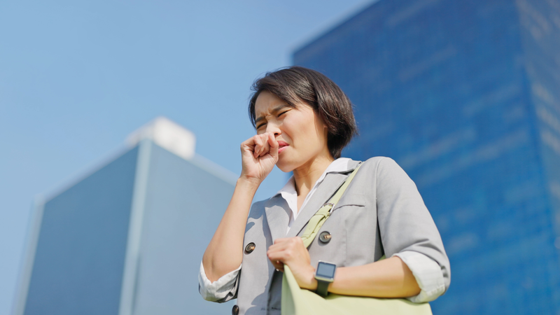 Ô nhiễm không khí có thể dẫn đến đau họng kéo dài