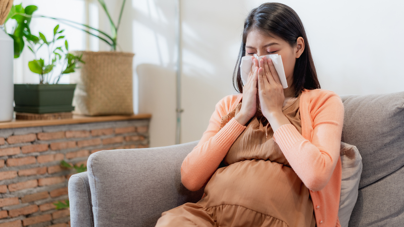 Bị sốt khi mang thai 3 tháng giữa do nhiễm trùng hô hấp