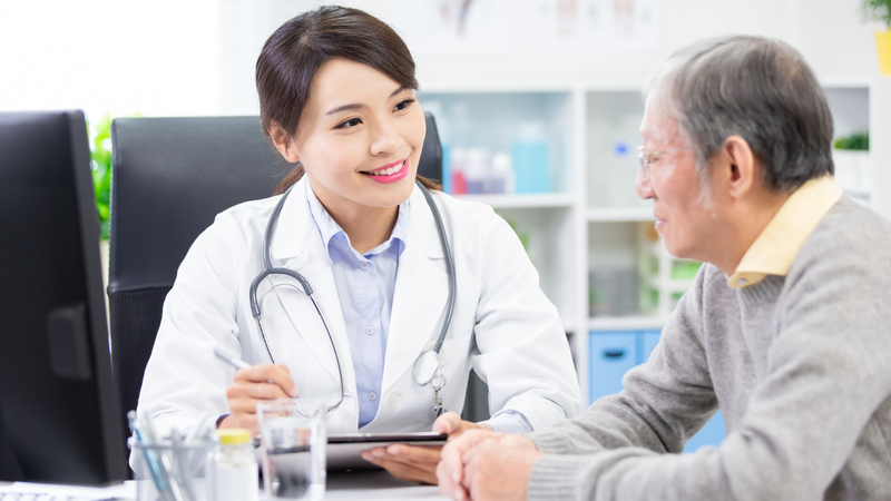 Người suy thận nên tham khảo ý kiến bác sĩ hoặc chuyên gia dinh dưỡng trước khi sử dụng nước kiềm