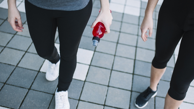 Đi bộ đều đặn giúp tăng lưu thông máu, hỗ trợ nuôi dưỡng cơ và đĩa đệm hiệu quả hơn