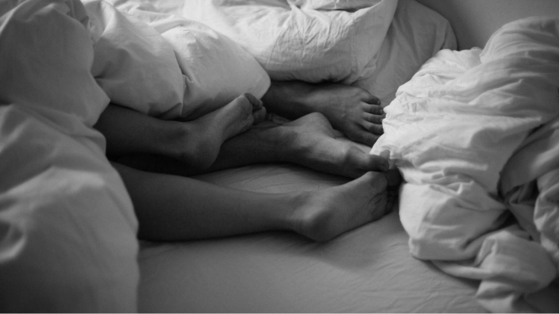 Bị thoát vị đĩa đệm có quan hệ được không được nhiều người quan tâm