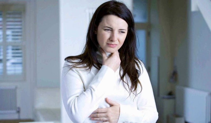 Bị trào ngược dạ dày thực quản nên chữa Đông y hay Tây y?