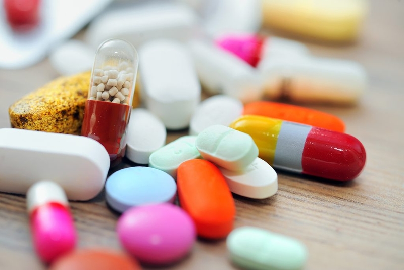 Bị trào ngược dạ dày thực quản nên chữa Đông y hay Tây y?