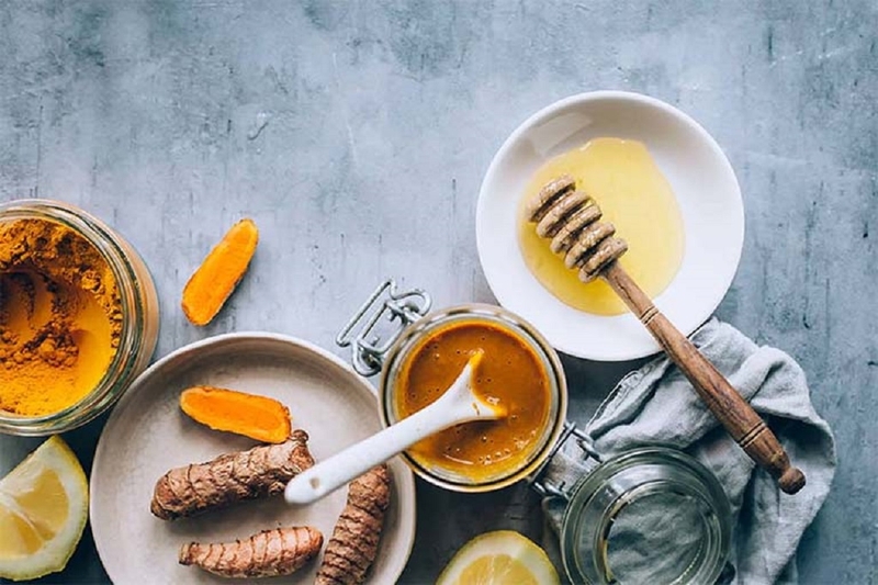 Bị trào ngược dạ dày uống nghệ mật ong được không? Cần lưu ý gì khi uống? 1