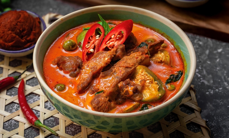 Người bệnh cần hạn chế thức ăn cay nóng, nhiều dầu mỡ