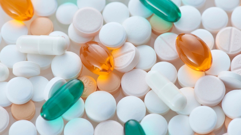 Bị trĩ ra máu uống thuốc gì?