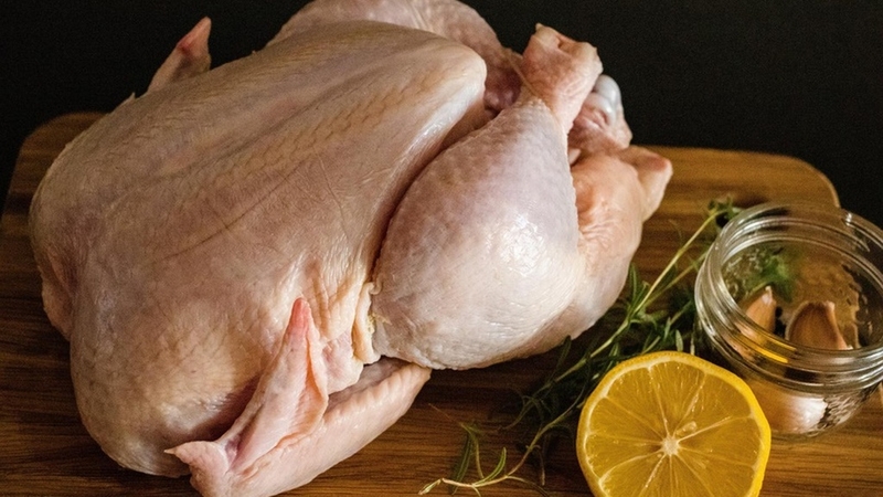 Bị ung thư tuyến giáp có ăn được thịt gà không? 1