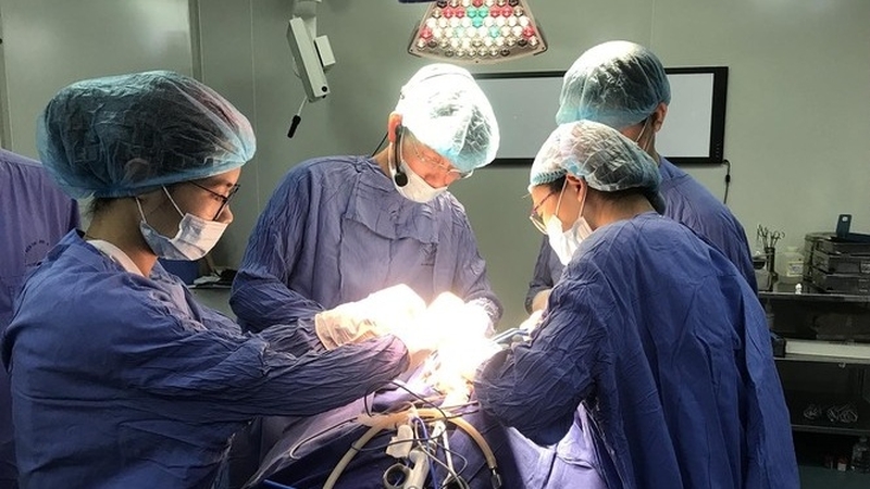 Mất máu là việc không thể tránh khỏi khi thực hiện các cuộc phẫu thuật thần kinh