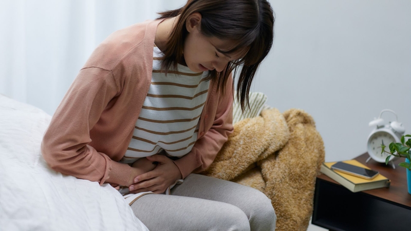 Đau bụng dữ dội có thể là dấu hiệu cảnh báo biến chứng sau cắt polyp dạ dày