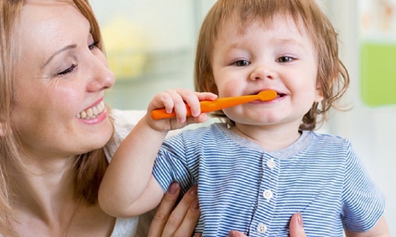 Biện pháp xử lý khi răng trẻ dưới 3 tuổi bị nhiễm flour