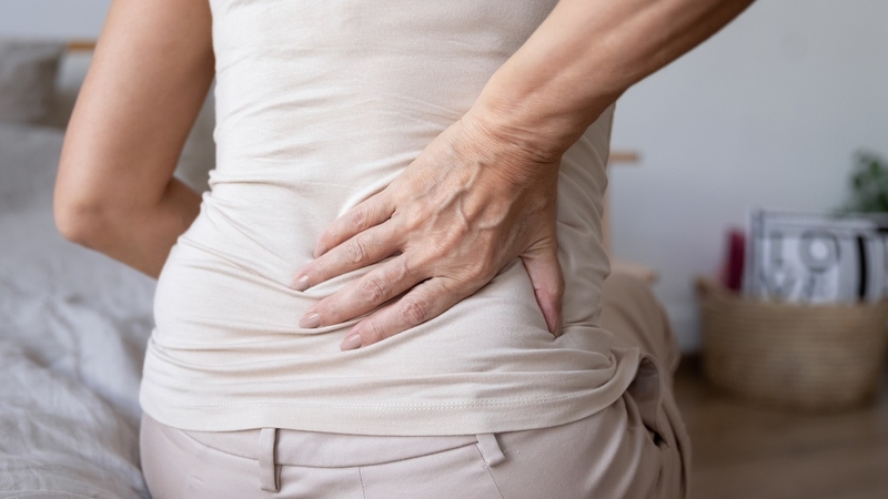 Biểu hiện chèn ép rễ thần kinh do thoát vị đĩa đệm lưng và biện pháp phòng ngừa bệnh 1