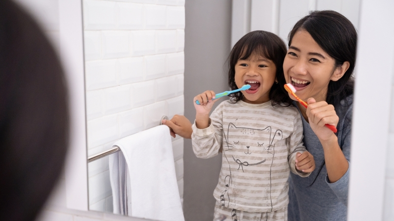 Đánh răng đúng cách và đều đặn để phòng ngừa sâu răng
