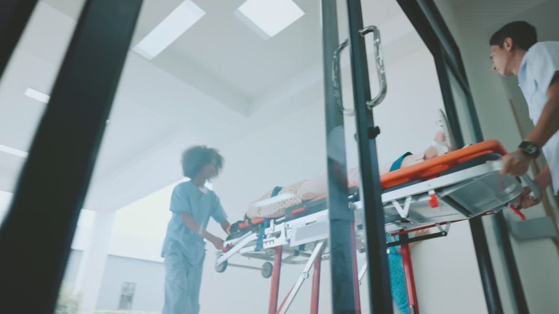 Báo ngay cho nhân viên y tế khi xuất hiện triệu chứng bất thường nghi sốc phản vệ