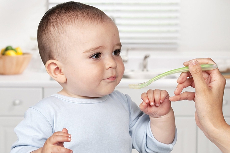 Giải đáp mẹ bỉm: Trẻ 1 tuổi cần bổ sung Vitamin gì? 1