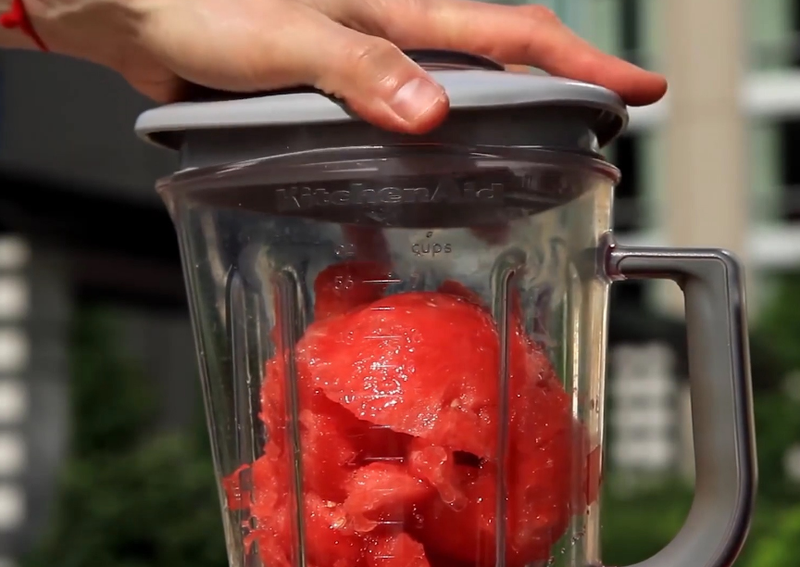 Bỏ túi 3 cách làm kem dưa hấu bổ dưỡng không cần máy 3