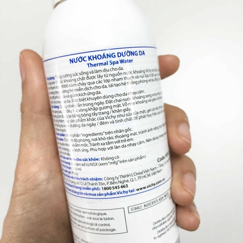 Bỏ túi cách phân biệt xịt khoáng vichy thật và giả đơn giản nhất 2