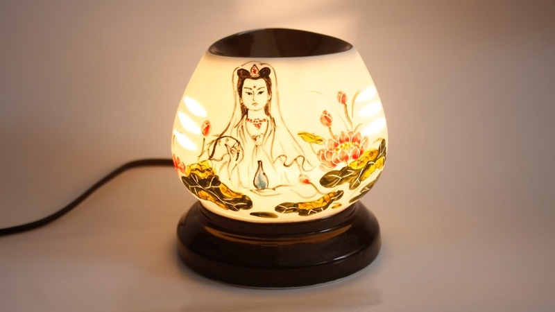 Cách sử dụng đèn xông tinh dầu bằng điện