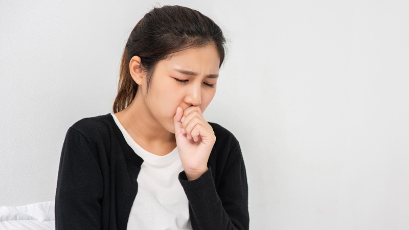 Bỏ túi ngay 8 mẹo siêu hữu ích này khi bắt đầu thấy ho có đờm và đau rát họng 1