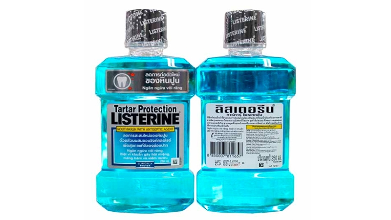 Lưu ý khi dùng nước súc miệng: kiểm tra độ cồn của nước súc miệng