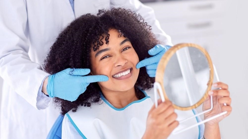 Bọc răng sứ không mài răng có được không? Ai nên làm phương pháp này? 3