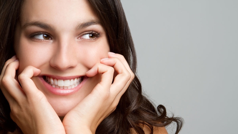Bọc răng sứ thẩm mỹ và những điều bạn cần biết 1