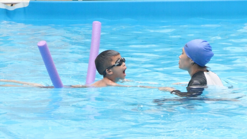 Bơi dưới nước có mở mắt được không? Giải đáp chi tiết nhất 3