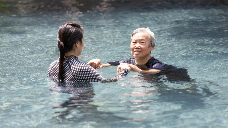 Bơi lội: Môn thể thao tốt nhất cho tuổi 50+ để giảm nguy cơ đột quỵ 1