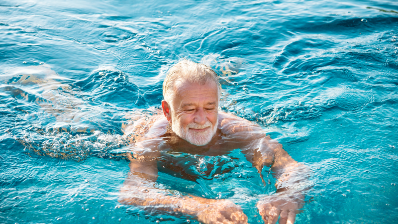 Bơi lội: Môn thể thao tốt nhất cho tuổi 50+ để giảm nguy cơ đột quỵ 2