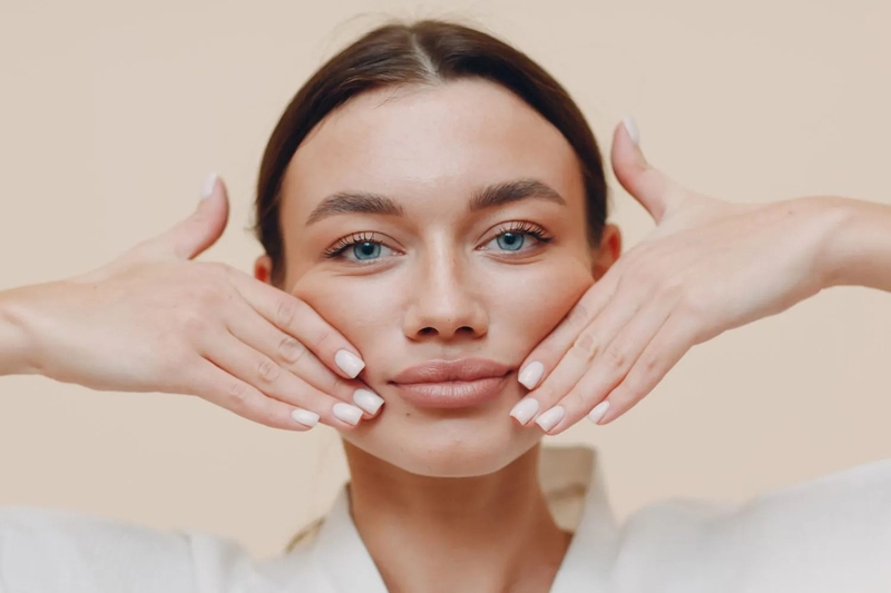 Bôi vitamin E lên mặt mỗi ngày có tốt không? 1