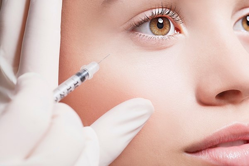 Tiêm botox để cải thiện tình trạng bọng mắt chảy xệ