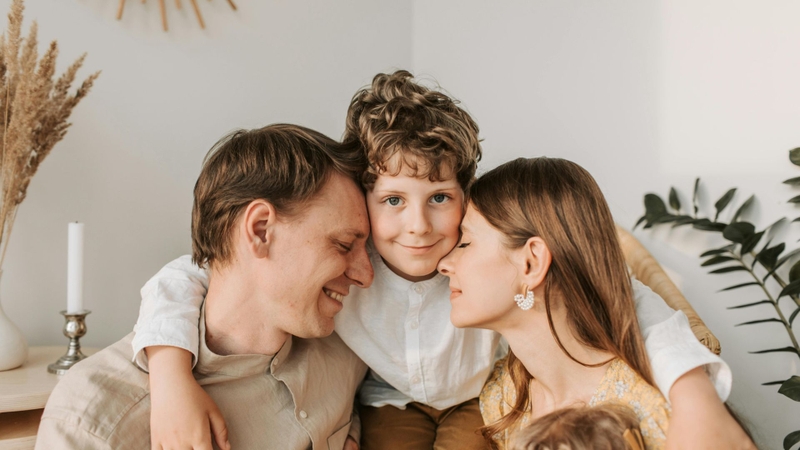 Cha mẹ quá nuông chiều và bao bọc là nguyên nhân hình thành nên thế hệ bông tuyết