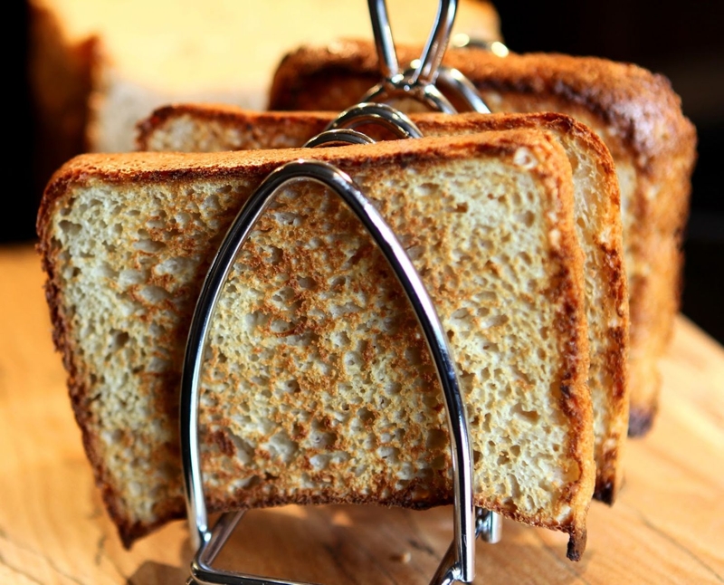 Bánh mì gạo lứt được nướng