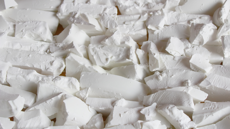 Bột sắn dây nguyên chất thường có màu trắng ngà