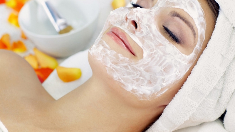 Công dụng làm đẹp từ bột trà xanh với sữa tươi không đường 2