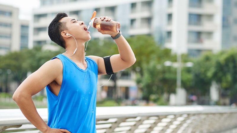 Bù nước khi chơi thể thao như thế nào là tốt nhất?1