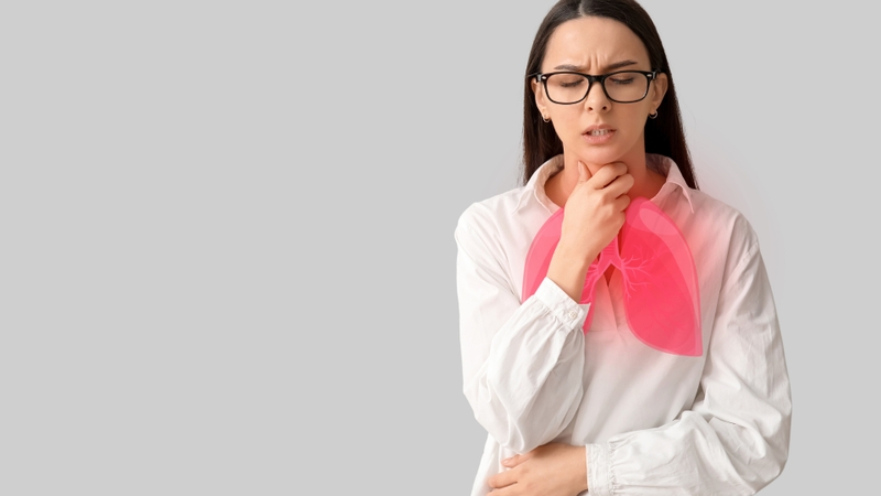 Tiếp xúc thường xuyên với môi trường có nồng độ bụi mịn cao có thể dẫn đến viêm phế quản mạn tính, hen suyễn, giảm chức năng phổi