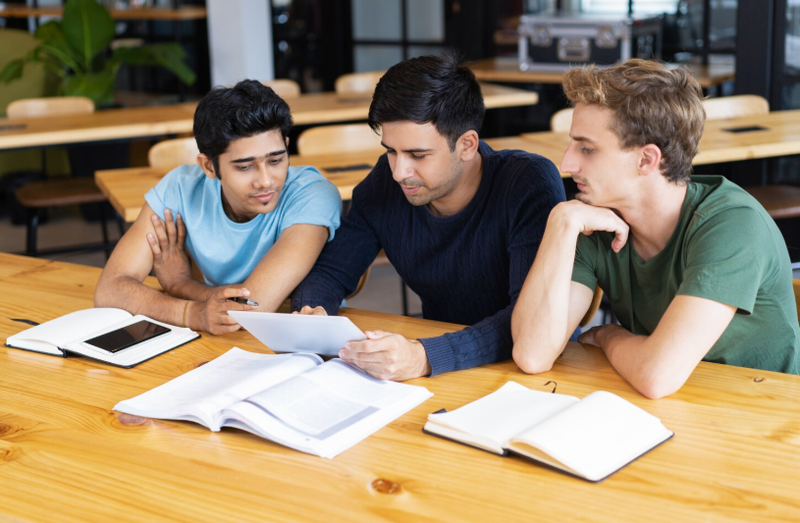 Hãy xây dựng và duy trì các mối quan hệ lành mạnh để phòng tránh tình trạng bị bắt nạt