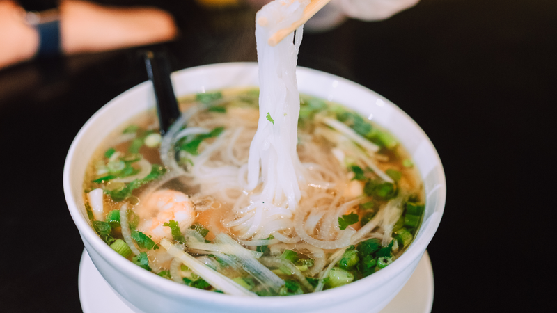 Cơm trắng, bún và phở đều có khả năng làm tăng đường huyết đáng kể nếu ăn quá nhiều