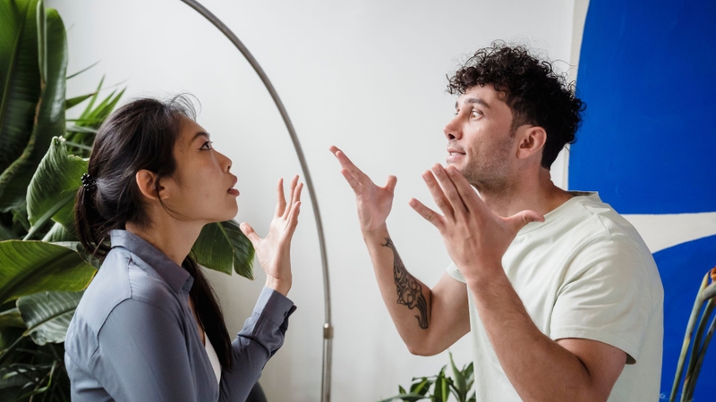 Tính bướng bỉnh có thể dẫn đến căng thẳng và xung đột trong các mối quan hệ