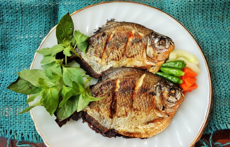 Cá bạc má chiên bao nhiêu calo? Ăn cá bạc má chiên có tăng cân không? 2