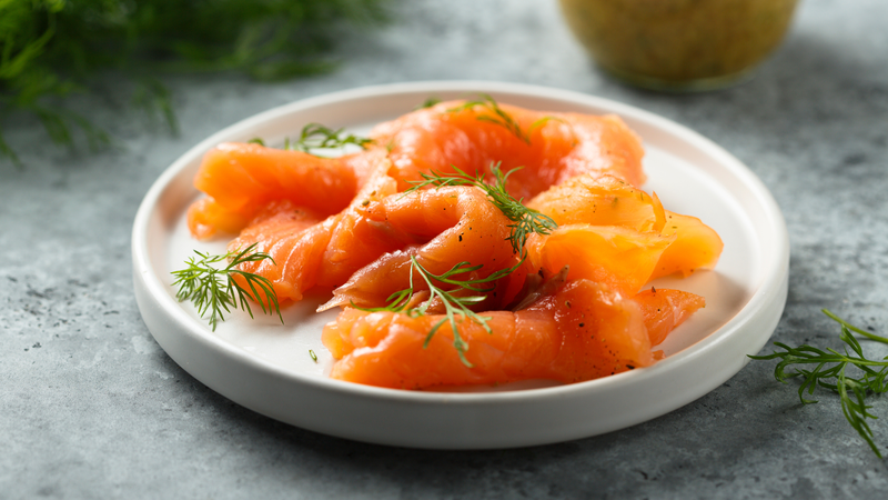 Cá hồi hun khói: Giá trị dinh dưỡng, lợi ích sức khỏe và rủi ro khi lạm dụng 1