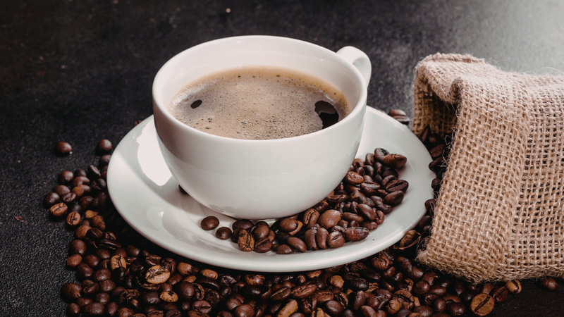 Cà phê bao nhiêu calo? Một ly cà phê đen nguyên chất chỉ chứa khoảng 2 - 5 calo