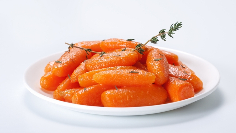 Nên dùng cà rốt baby điều độ và kết hợp chất béo lành mạnh để tăng hấp thu beta-carotene