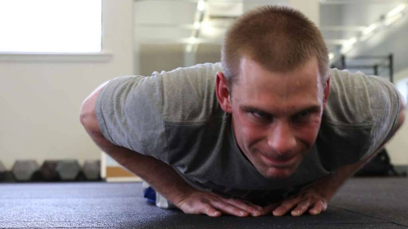 Các bài tập ngực hiệu quả giúp tăng cơ săn chắc cho nam và nữ 2