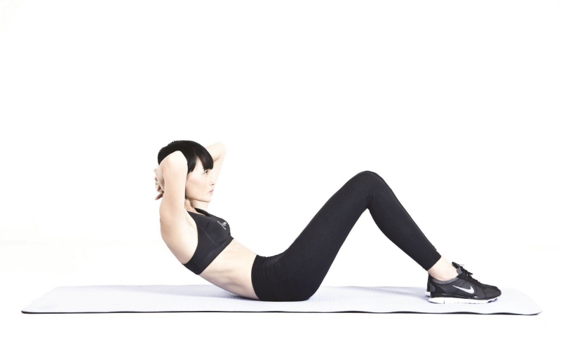 Gập bụng giúp loại bỏ mỡ thừa vùng bụng hiệu quả, giúp vòng eo nhanh chóng trở nên thon gọn