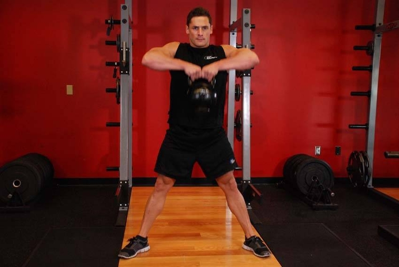 cac-bai-tap-voi-ta-binh-voi-kettlebell 3.jpg